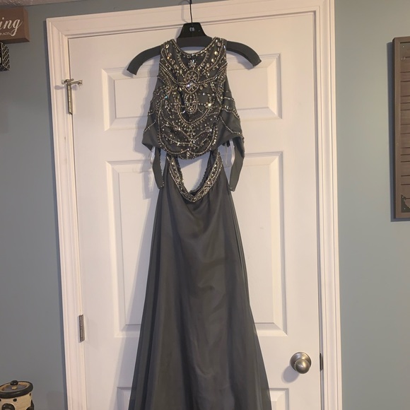 Prom Dress! - Picture 2 of 4